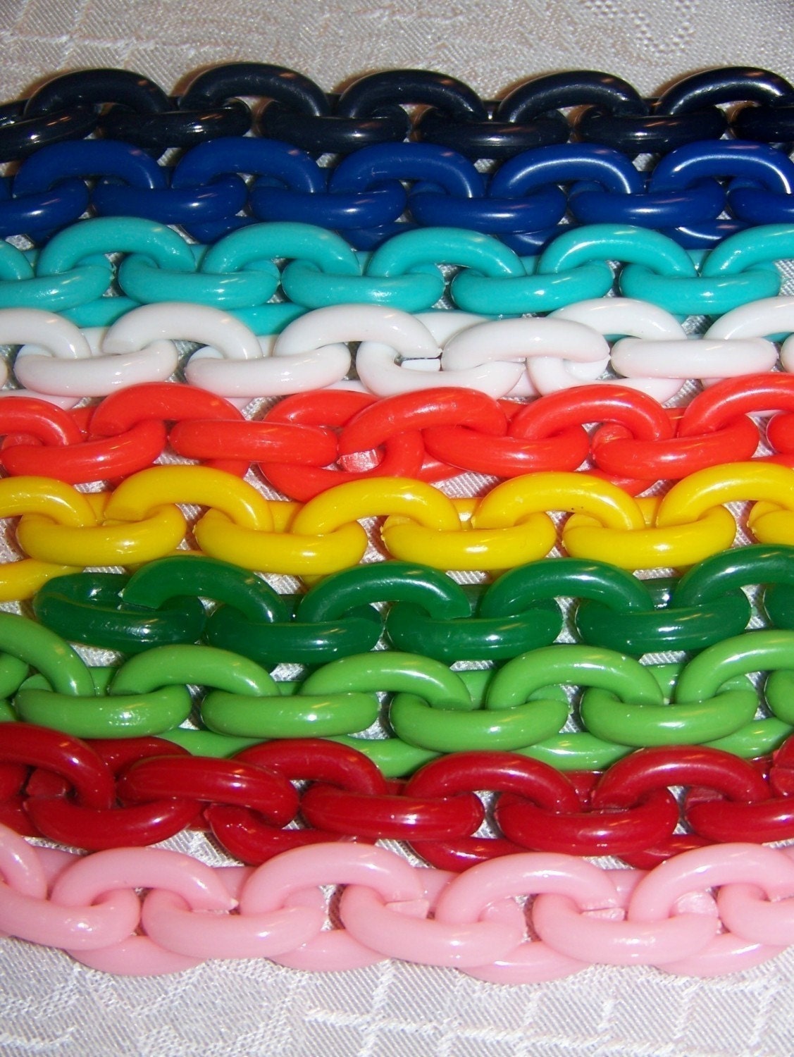 Assorted Colors Small Plastic Linking Links SM (30) bds606