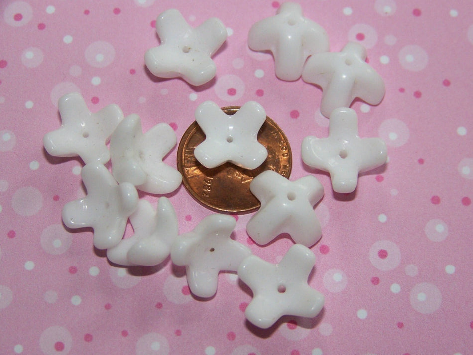 Vintage White Glass Flower Beads Bead Caps (12) bds047