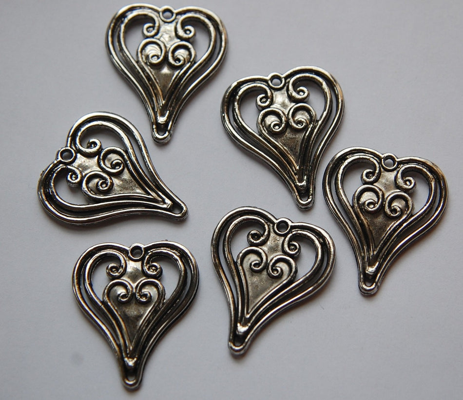 Vintage Antiqued Silver Acrylic Heart Pendants pnd119
