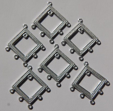 Vintage Silver Tone Metal Diamond Chandelier Pendant Drops mtl118A