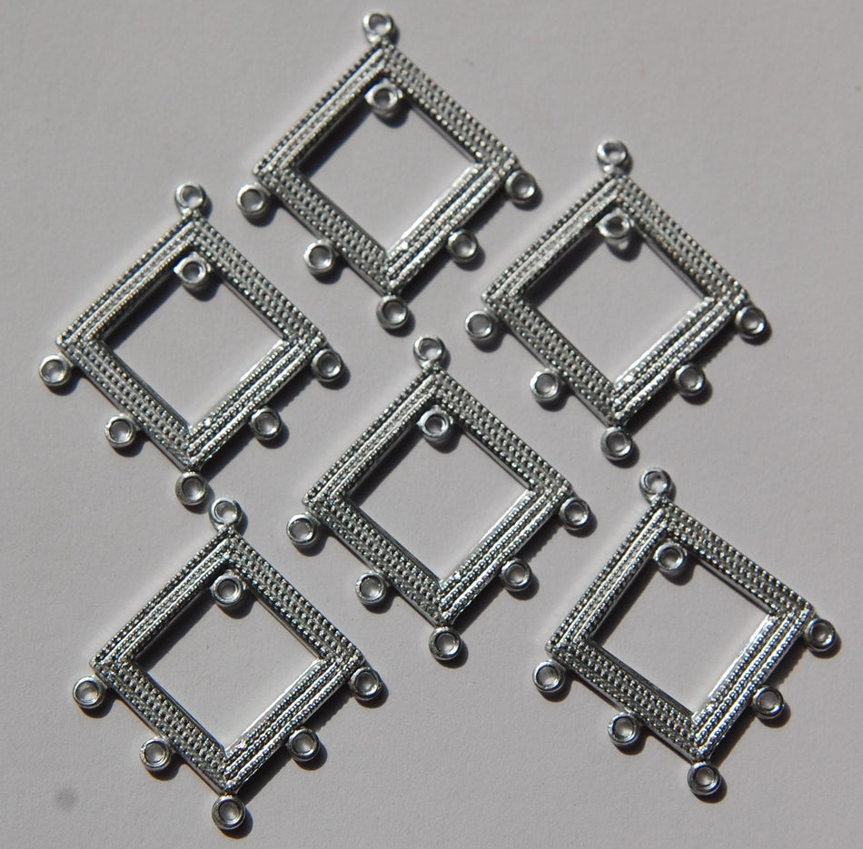 Vintage Silver Tone Metal Diamond Chandelier Pendant Drops mtl118A