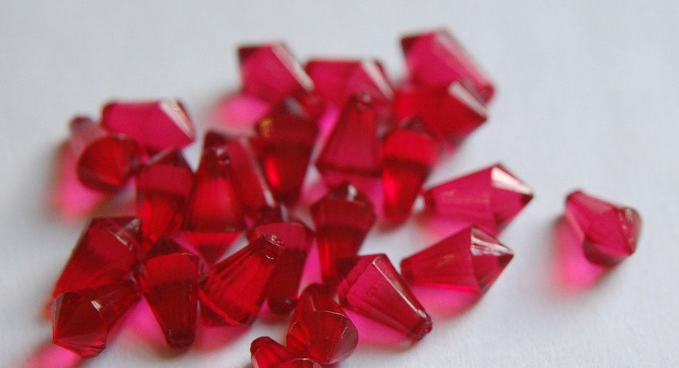 Vintage Cranberry Rose Faceted Drops Pendants Beads bds474