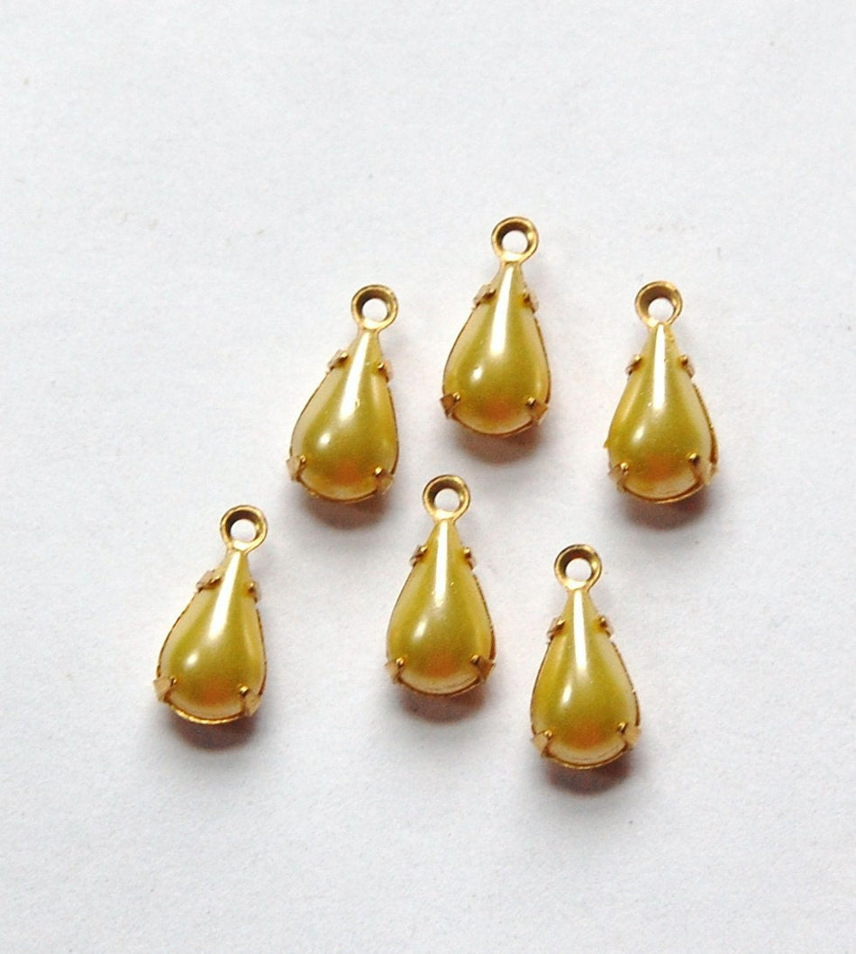 Yellow Glass Pearl Teardrop Stones in 1 Loop Brass Setting par002C