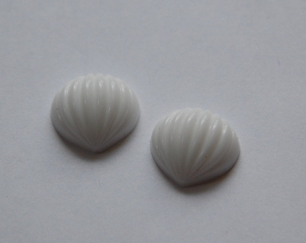 Vintage White Glass Ribbed Pointed Melon Cabochons cab048F