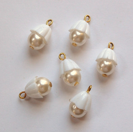 Vintage Pearl Drops with White Scalloped Bead Caps Japan drp018A