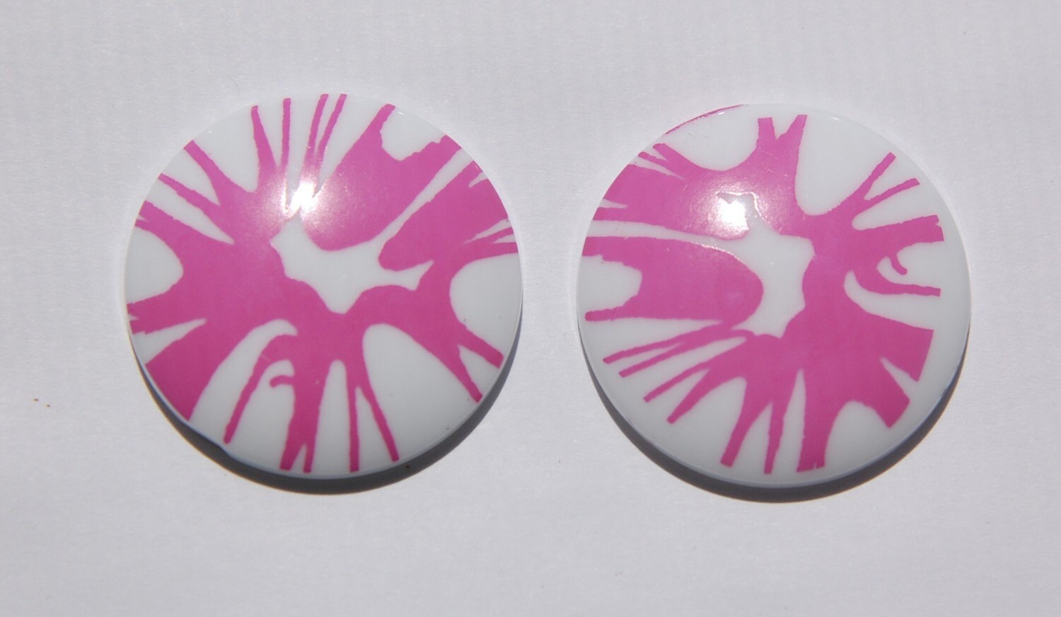 Funky Vintage Pink Splatter Cabochon 30mm (2) cab393f