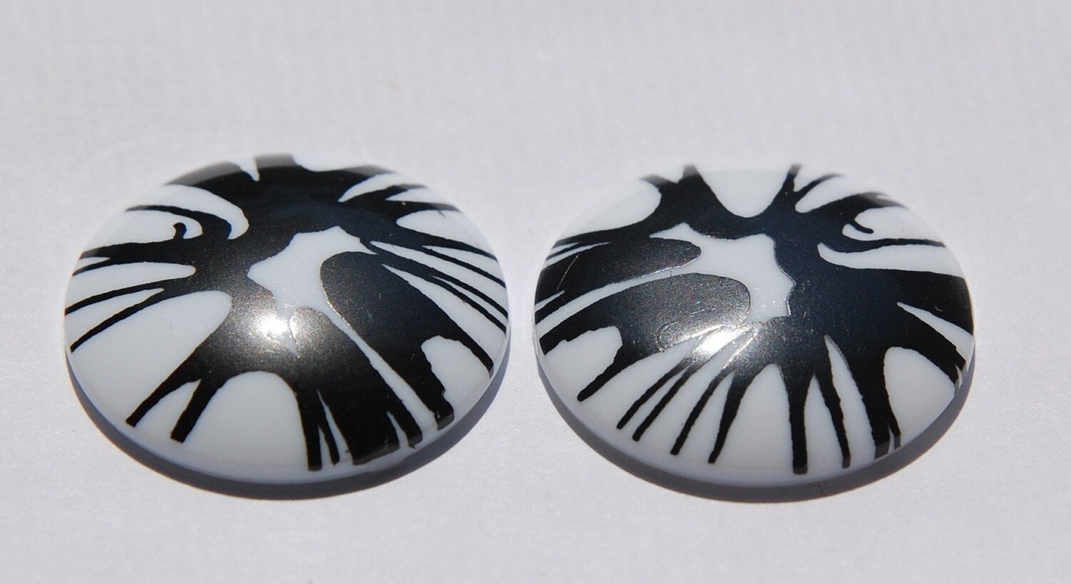 Vintage Black Splatter Cabochon 30mm (2) cab393E