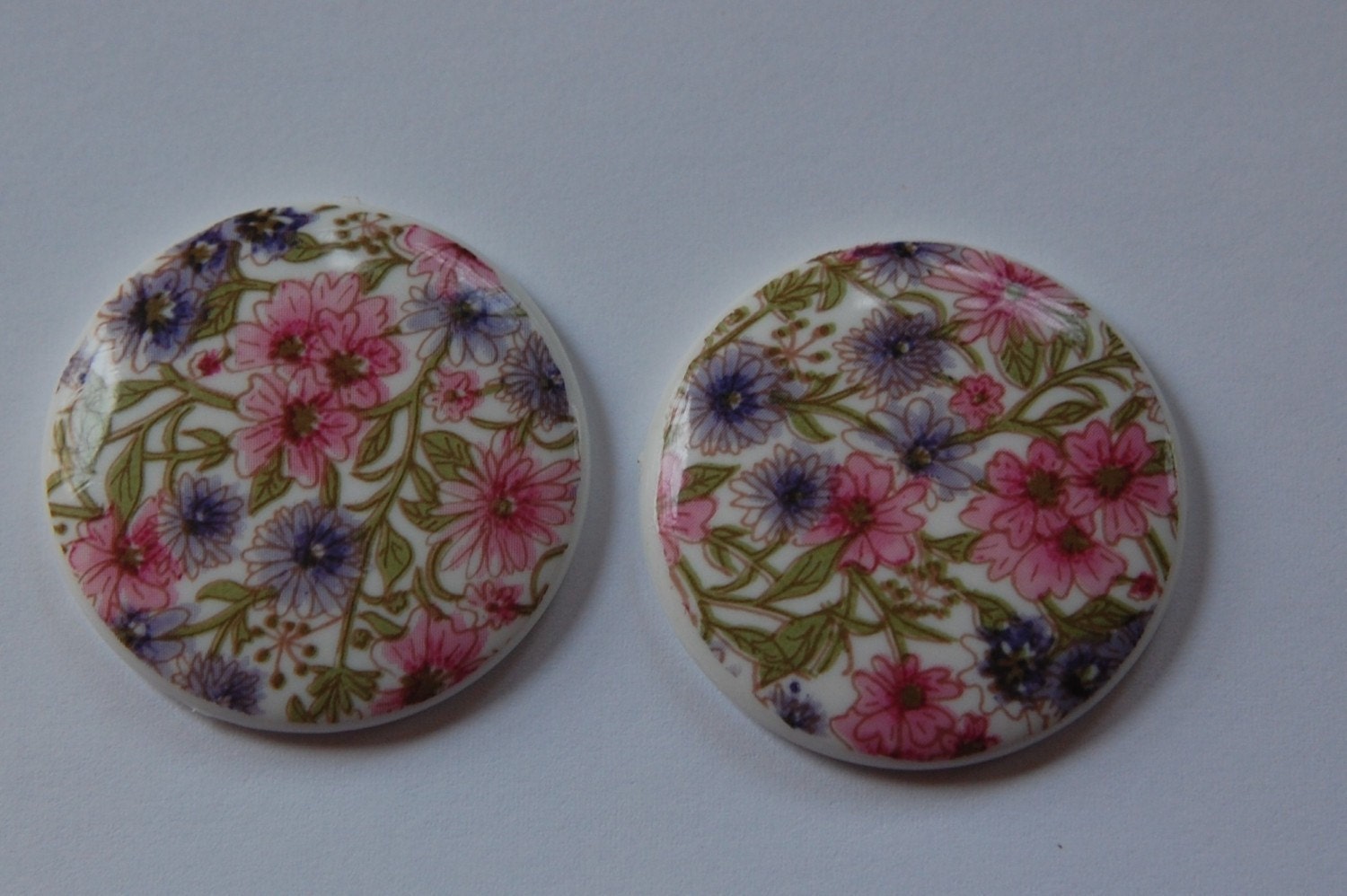 Vintage Pink White All Over Floral Cabochon 35mm (2) cab018A