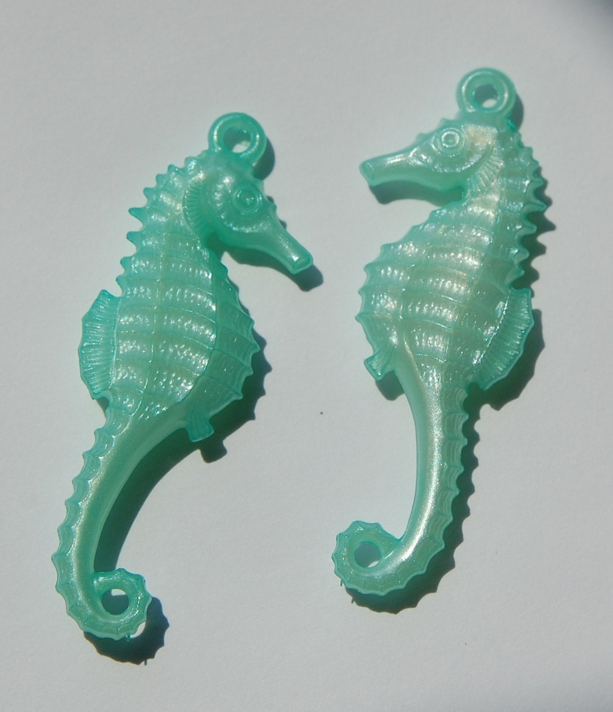 Vintage Acrylic West German Aqua Seahorse Pendants Charms pnd063B