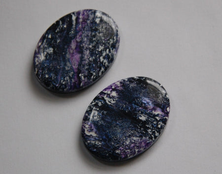 Vintage Metallic Shades of Purple with White 40x30mm Cabochon cab735G