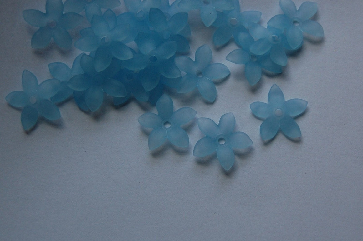 Soft Blue Stacking Flower Beads 18mm (10) bds669
