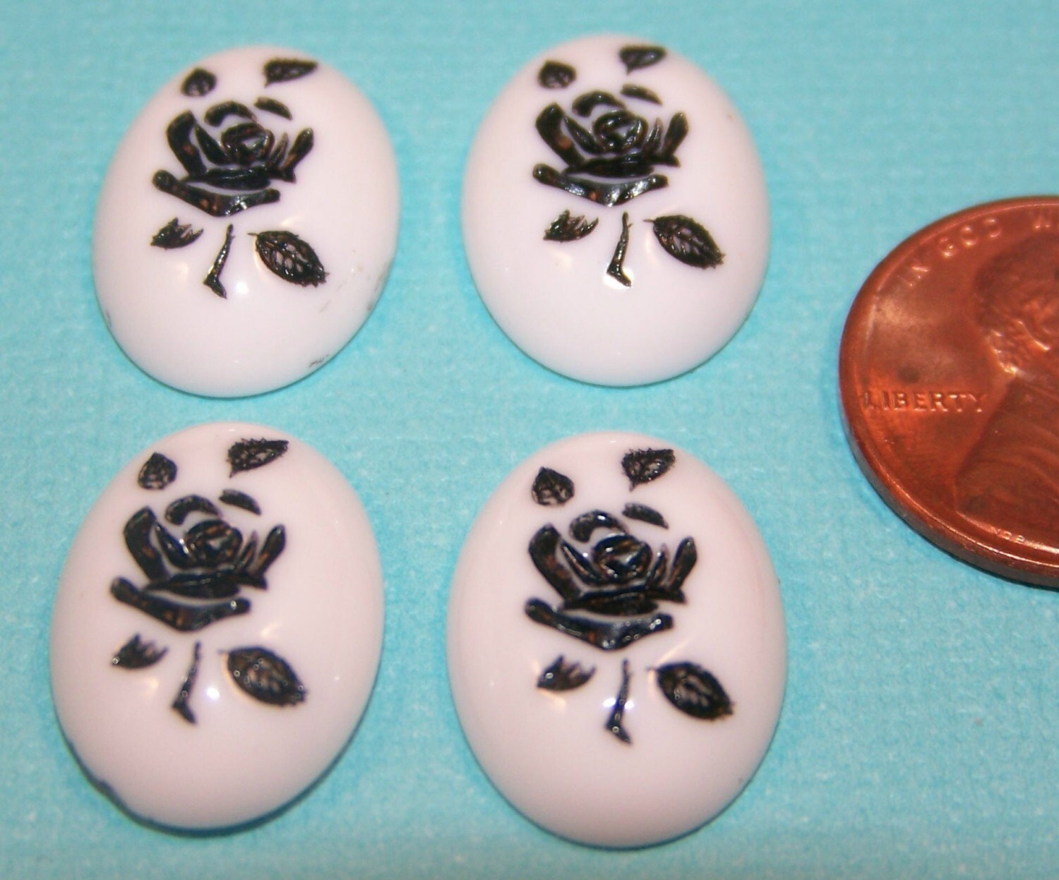 Vintage Black on White Rose Cabochons cab032