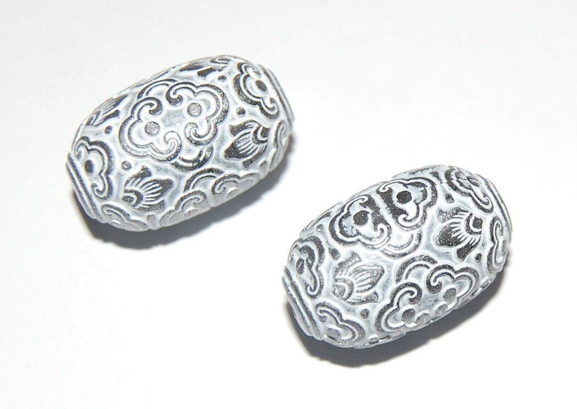 Vintage Ornate Carved Lucite Silver Grey and White Carved Lucite Focal Beads 22mmx14mm (2) bds040F