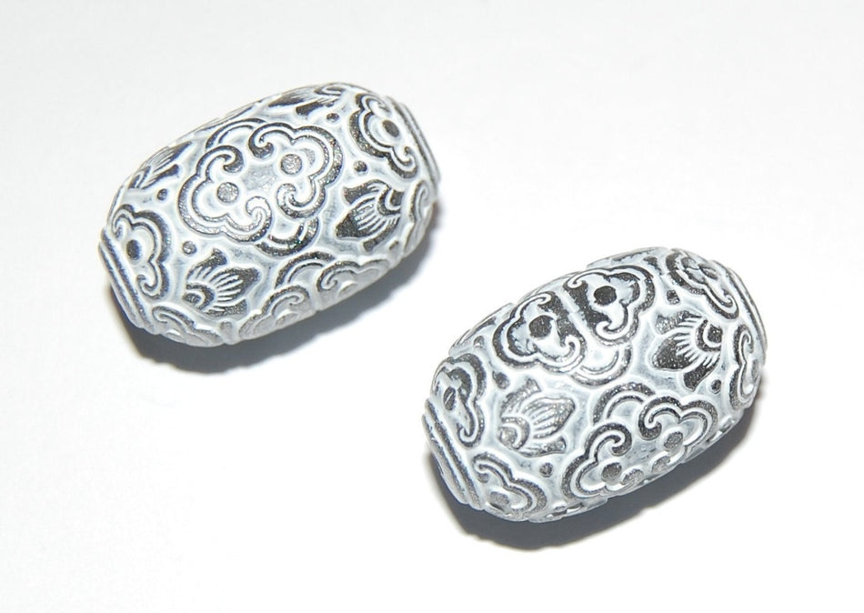 Vintage Ornate Carved Lucite Silver Grey and White Carved Lucite Focal Beads 22mmx14mm (2) bds040F