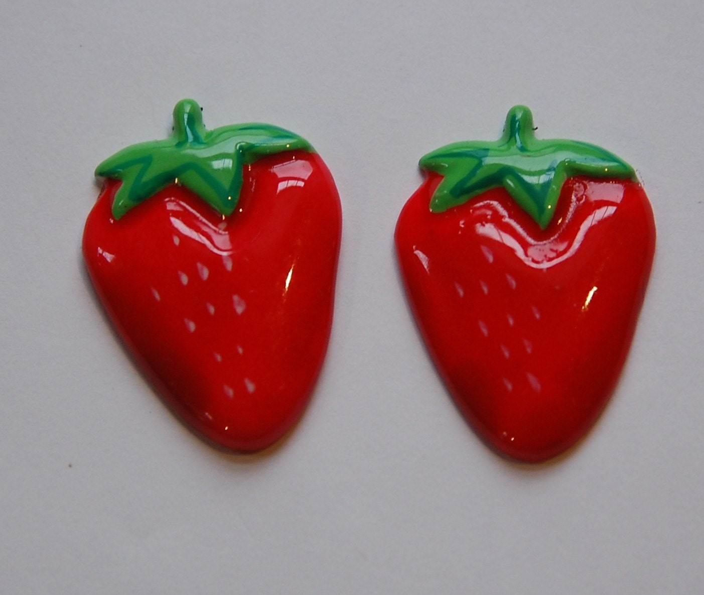 Vintage Acrylic Strawberry Cabochons cab125F