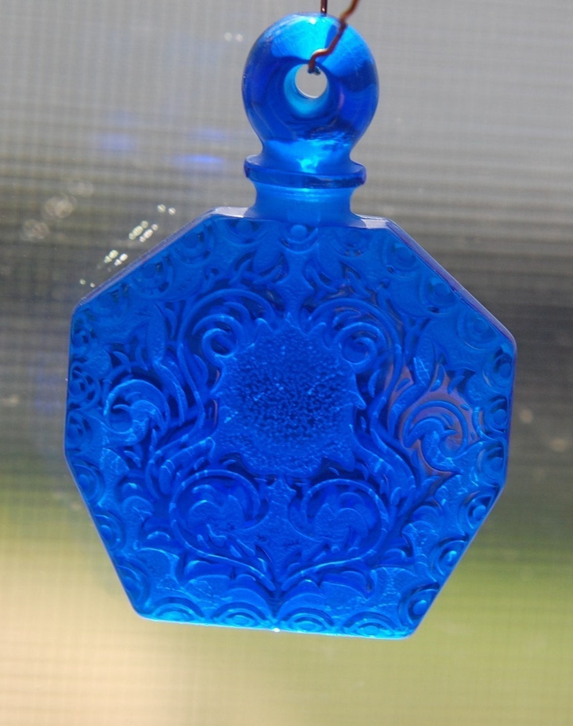 Vintage Sapphire Blue Etched Faux Perfume Bottle Pendant 55x40mm (1) pnd064F