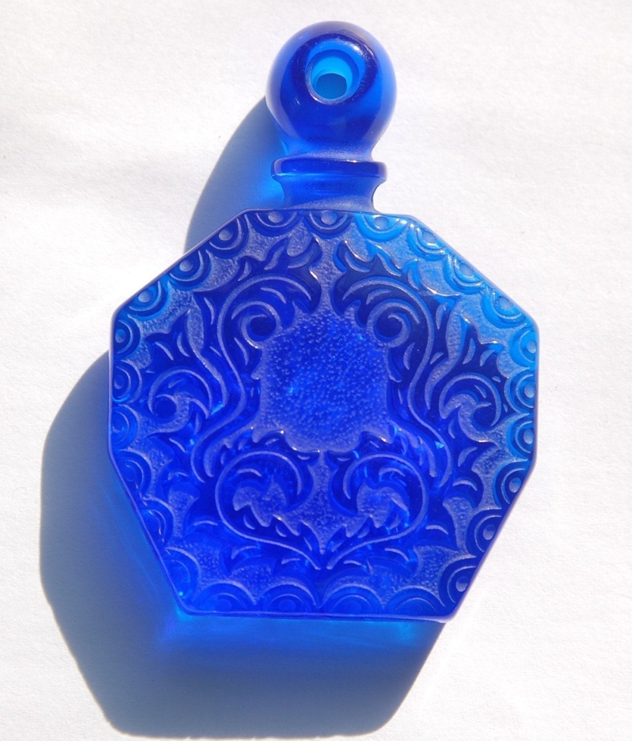 Vintage Sapphire Blue Etched Faux Perfume Bottle Pendant 55x40mm (1) pnd064F