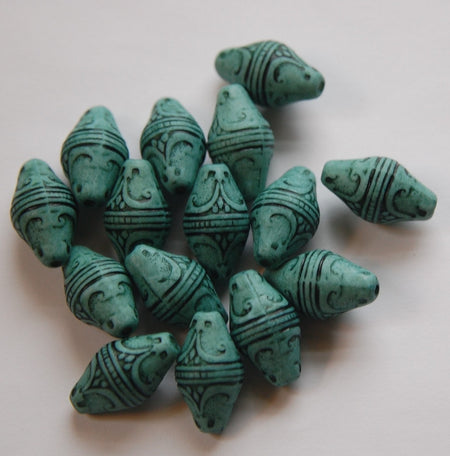 Vintage Style Turquoise Blue Etched Bicone Beads (8) bds574C