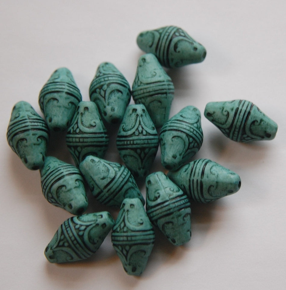 Vintage Style Turquoise Blue Etched Bicone Beads (8) bds574C