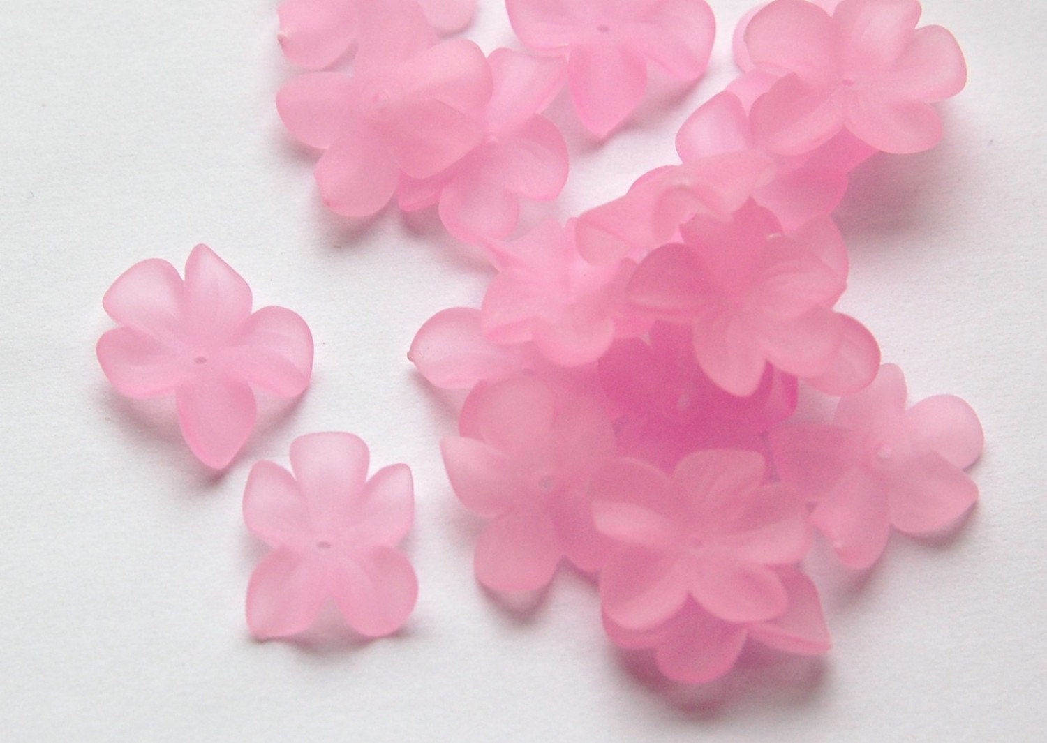 German Lucite Flowers Beads Matte Pink (6) bds873E