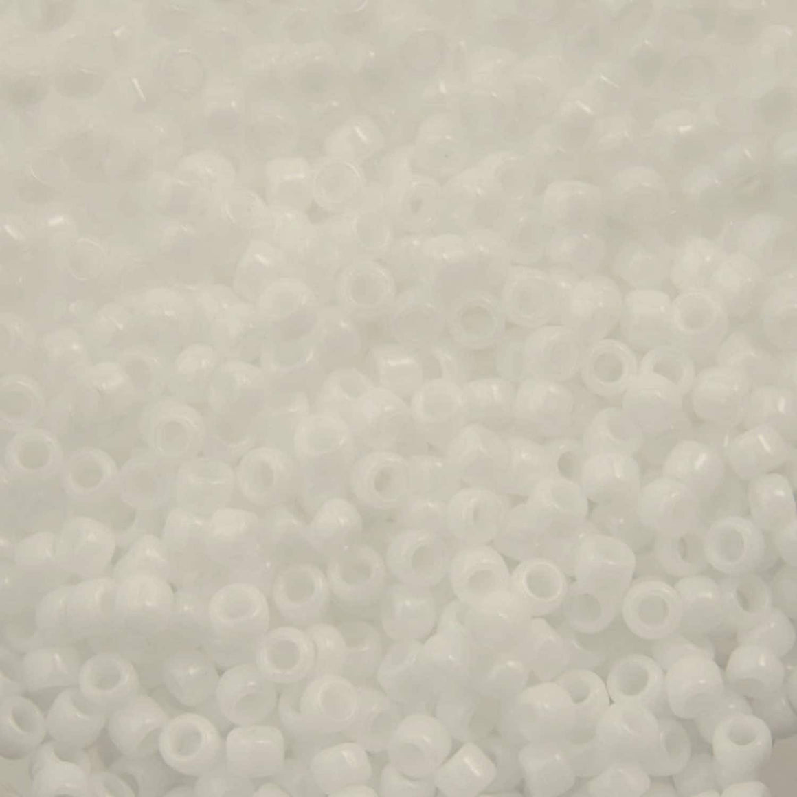 15/0 TOHO ROUND Opaque White Seed Bead (8g)