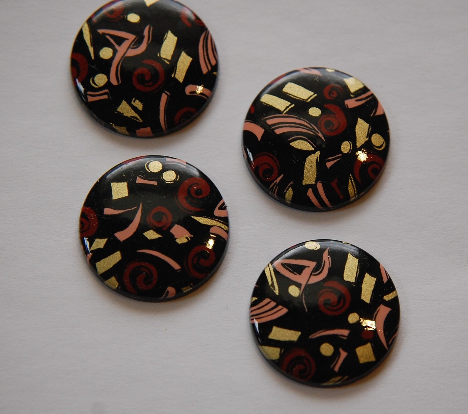 Vintage Black with Pink Mod Design Cabochon 25mm (4) cab008E