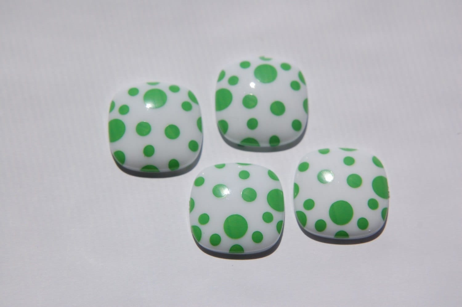 Vitnge Green and White Polka Dot Square Domed Cabochons cab404C