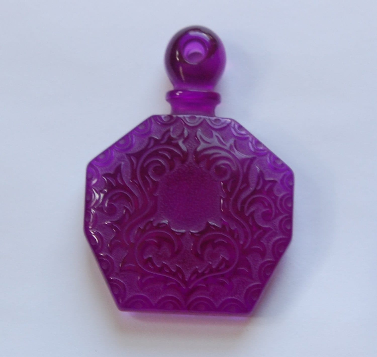 Vintage Purple Etched Faux Perfume Lucite Bottle Pendant pnd064G