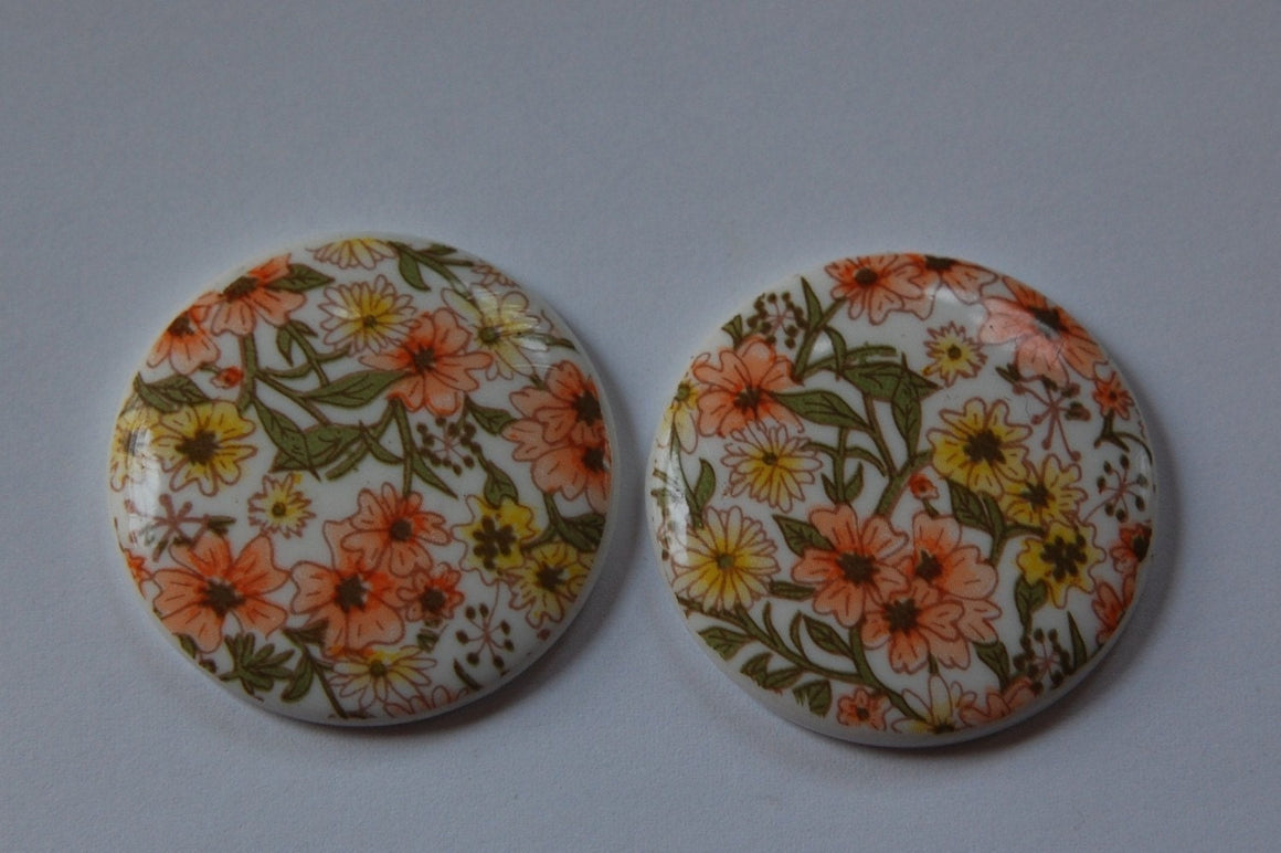 Vintage Yellow White All Over Floral Cabochon 35mm (2) cab018
