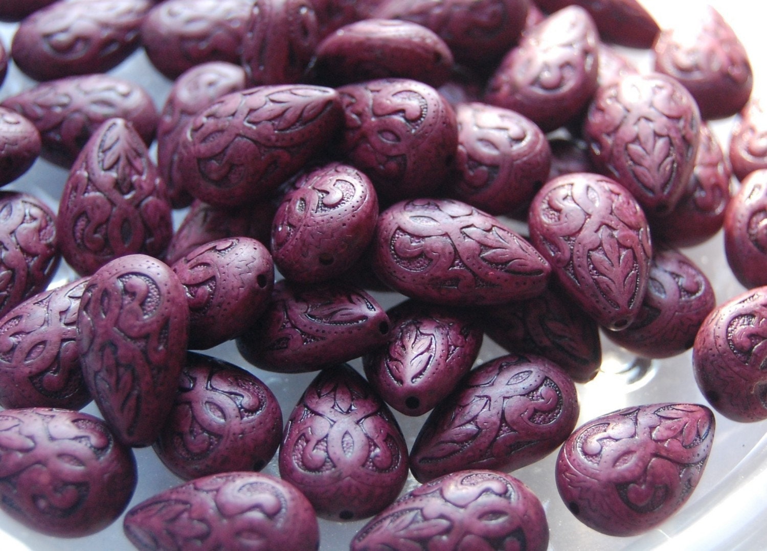 Vintage Style Antiqued Lilac Etched Tear Drop Beads 19mm (6) bds120E
