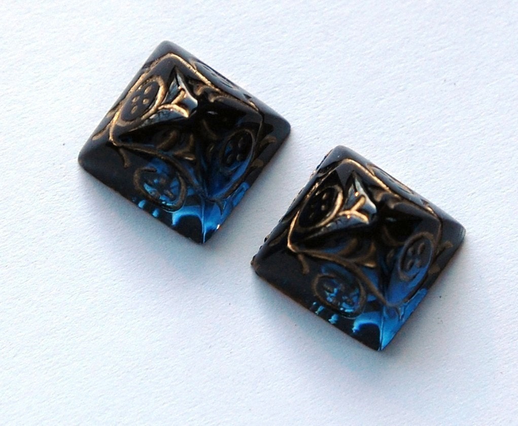 12mm Montana Blue Glass Etched with Gold Pyramid Cabochons (2) cab580J