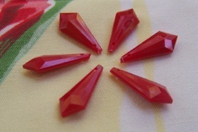 Vintage Red Faceted Pointed Charms Drops Pendants bds204A