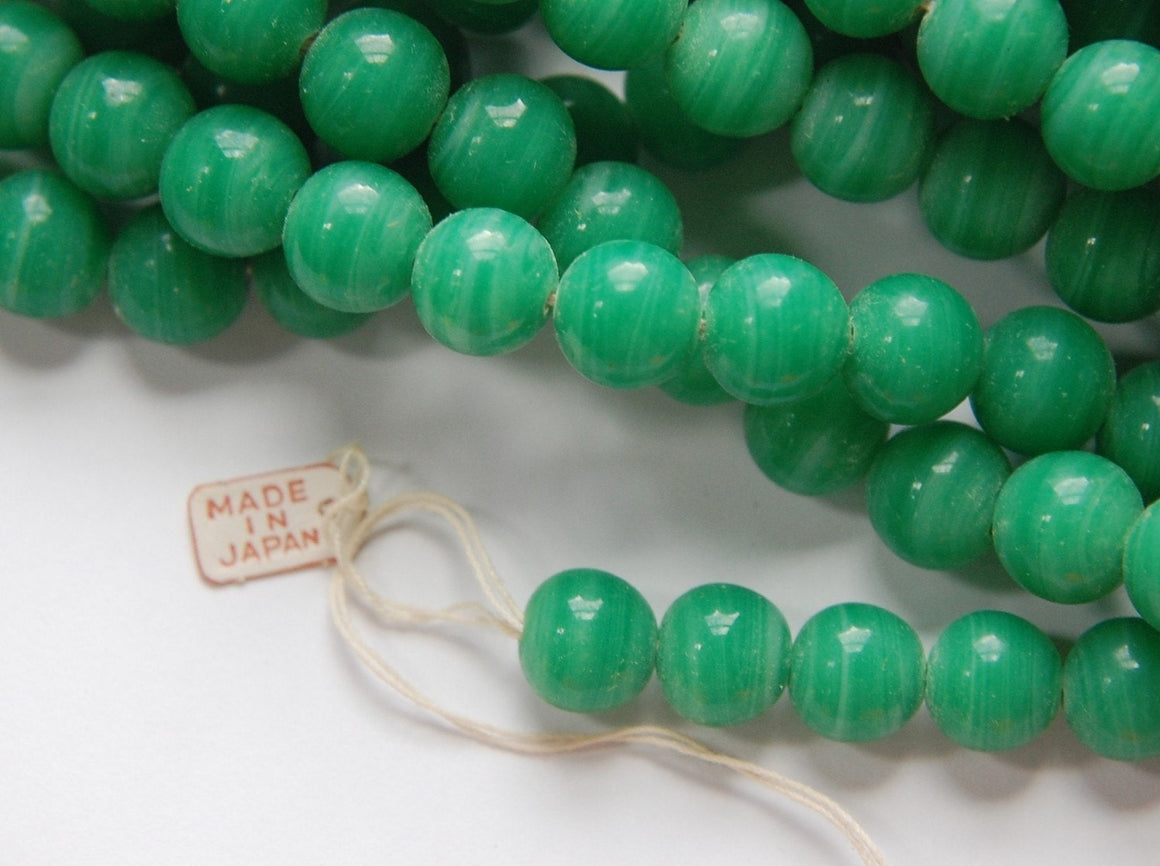Vintage Jade Green Glass Beads Japan 8- 9mm (6) bds527A
