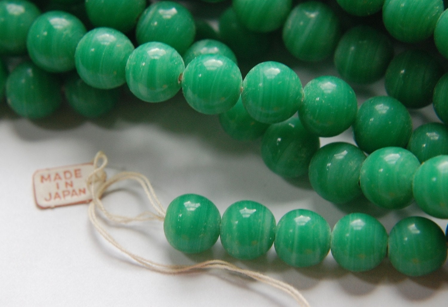 Vintage Jade Green Glass Beads Japan 8- 9mm (6) bds527A