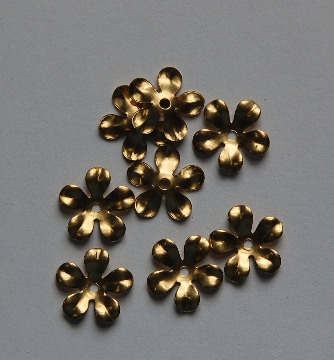 Raw Brass Cupped Flower Bead Cap 18mm (8) mtl263