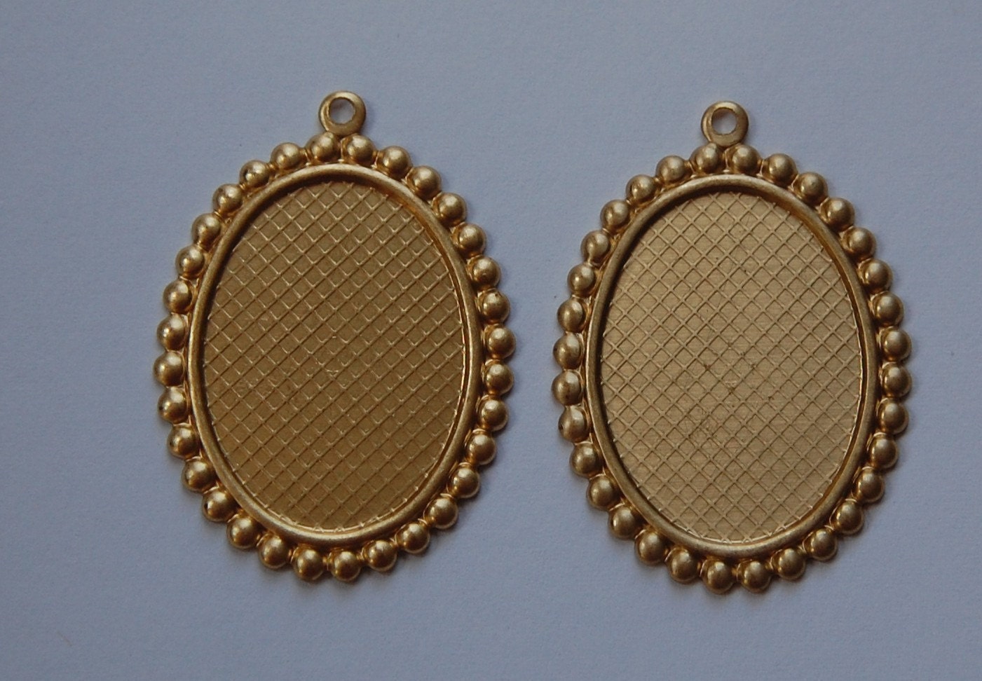 Raw Brass Beaded Edge Pendant Setting 25x18mm (4) stn014E