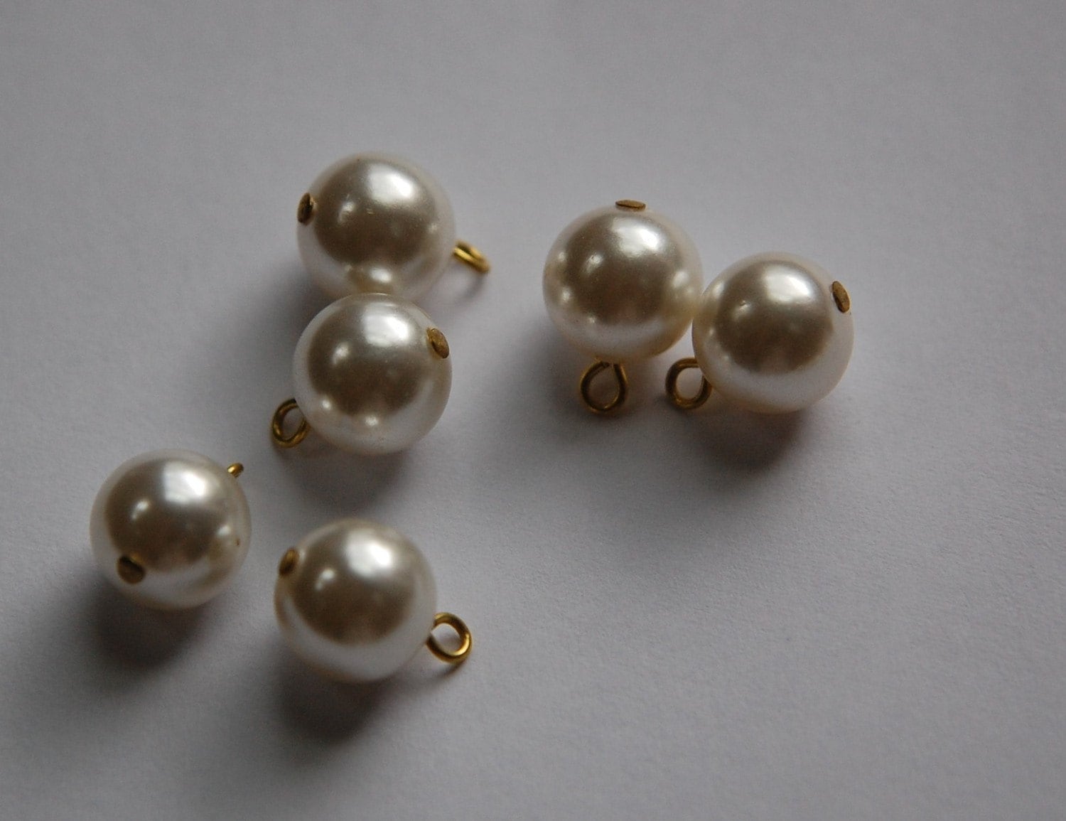 1 Loop Vintage Pearl Bead Drops with Gold Loop Japan 10mm drp010