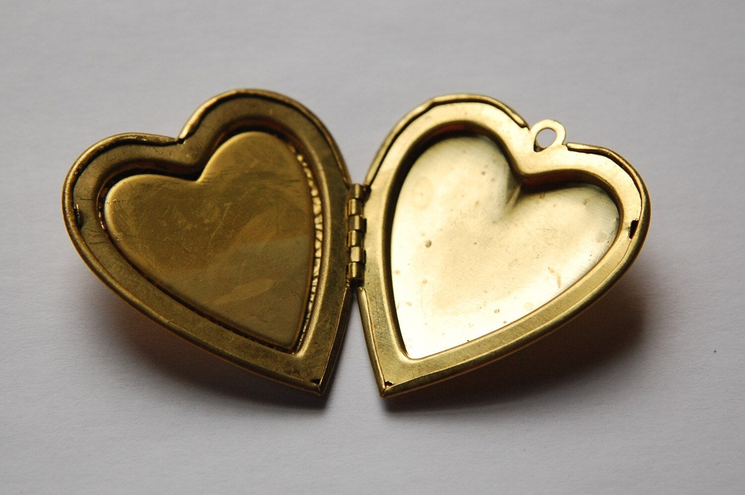 Large Vintage Raw Brass Heart Locket with Setting lkt004C