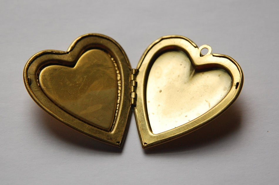 Large Vintage Raw Brass Heart Locket with Setting lkt004C
