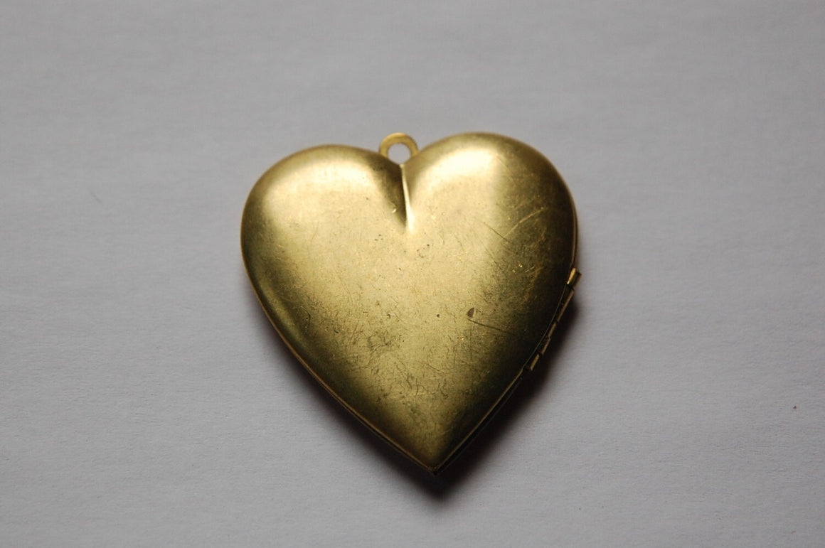 Large Vintage Raw Brass Heart Locket with Setting lkt004C