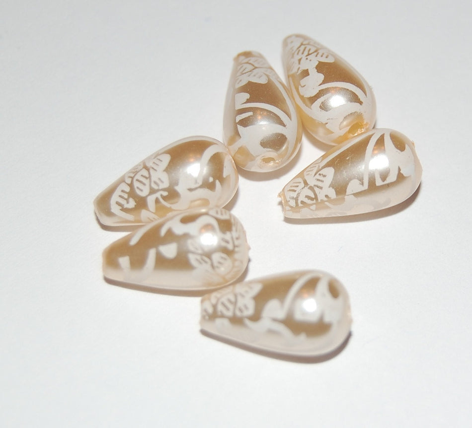 White Floral on Cream Tear Drop Beads bds145A