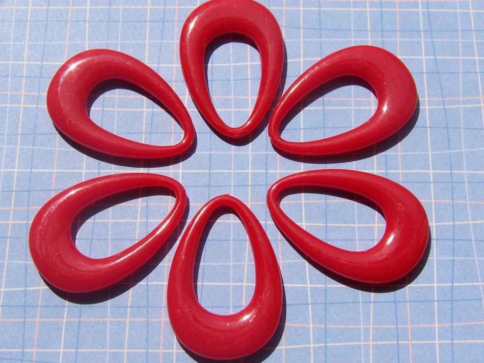 Vintage Red Plastic Hoop Beads hps011