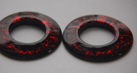 Vintage Retro Red and Black Acrylic Round Pendant Hoops (2) pnd108B