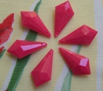 Vintage Hot Pink Faceted Pointed Charms Drops Pendants bds204