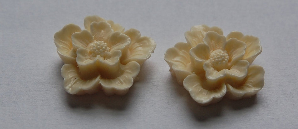 Vintage Creamy Ivory Style Flower Blossom Cabochon cab352B