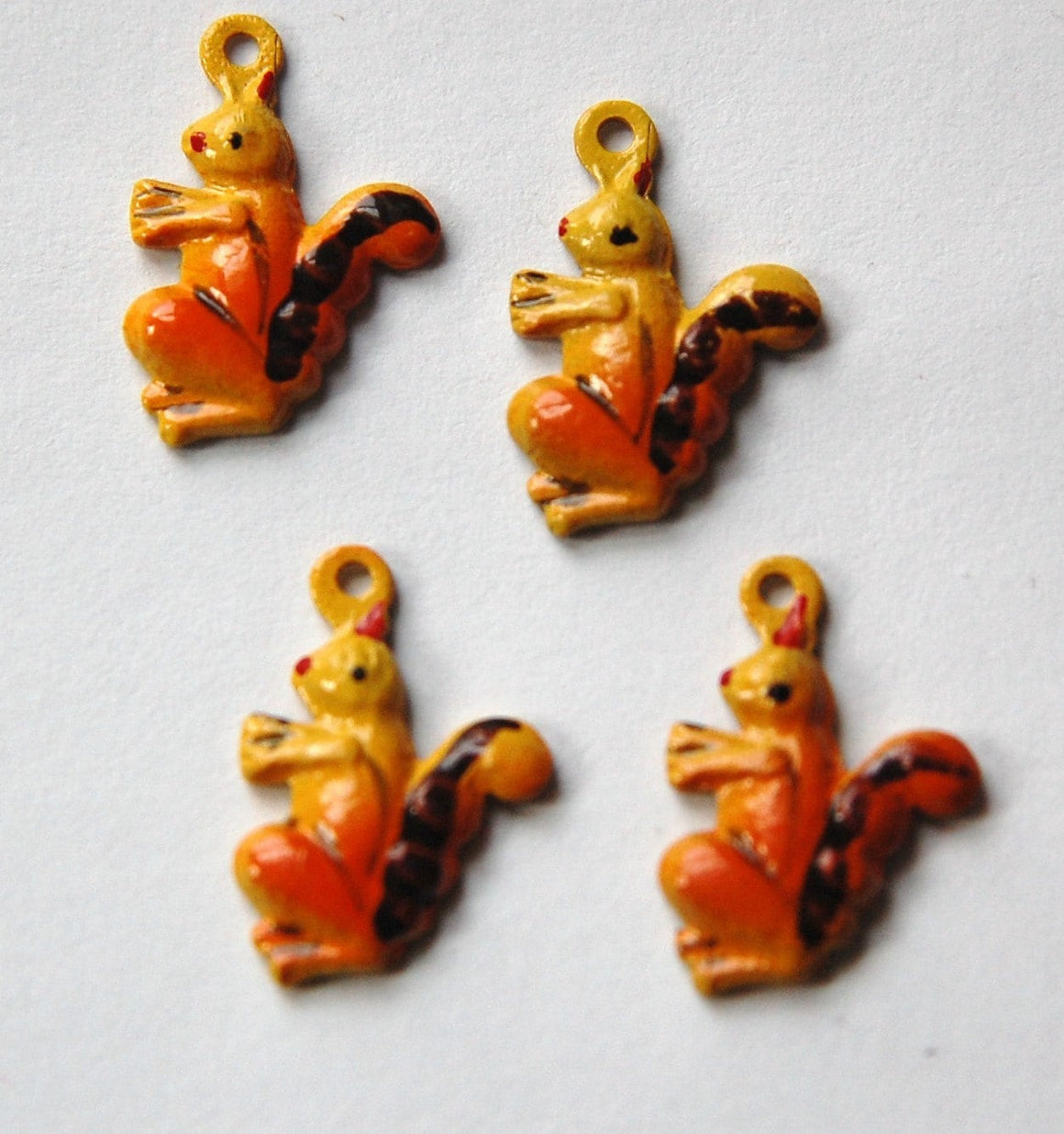 Vintage Metal Squirrel Charms 18mmx13mm (4) chr176B
