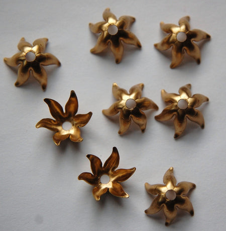Raw Brass 6 Petal Flower Bead Cap (8) mtl071