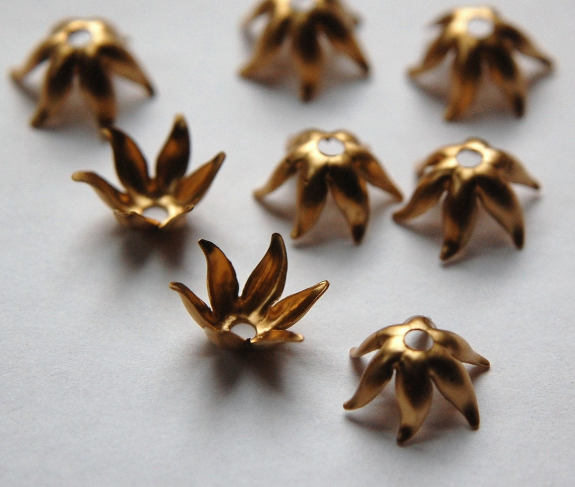 Raw Brass 6 Petal Flower Bead Cap (8) mtl071
