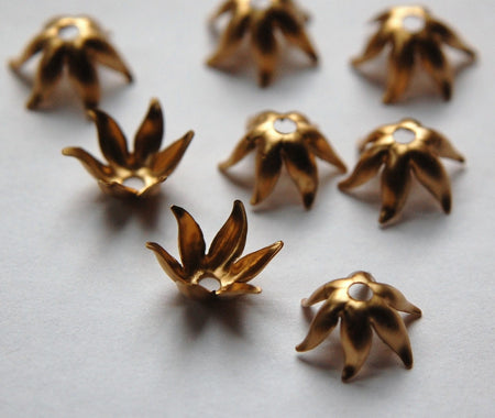 Raw Brass 6 Petal Flower Bead Cap (8) mtl071