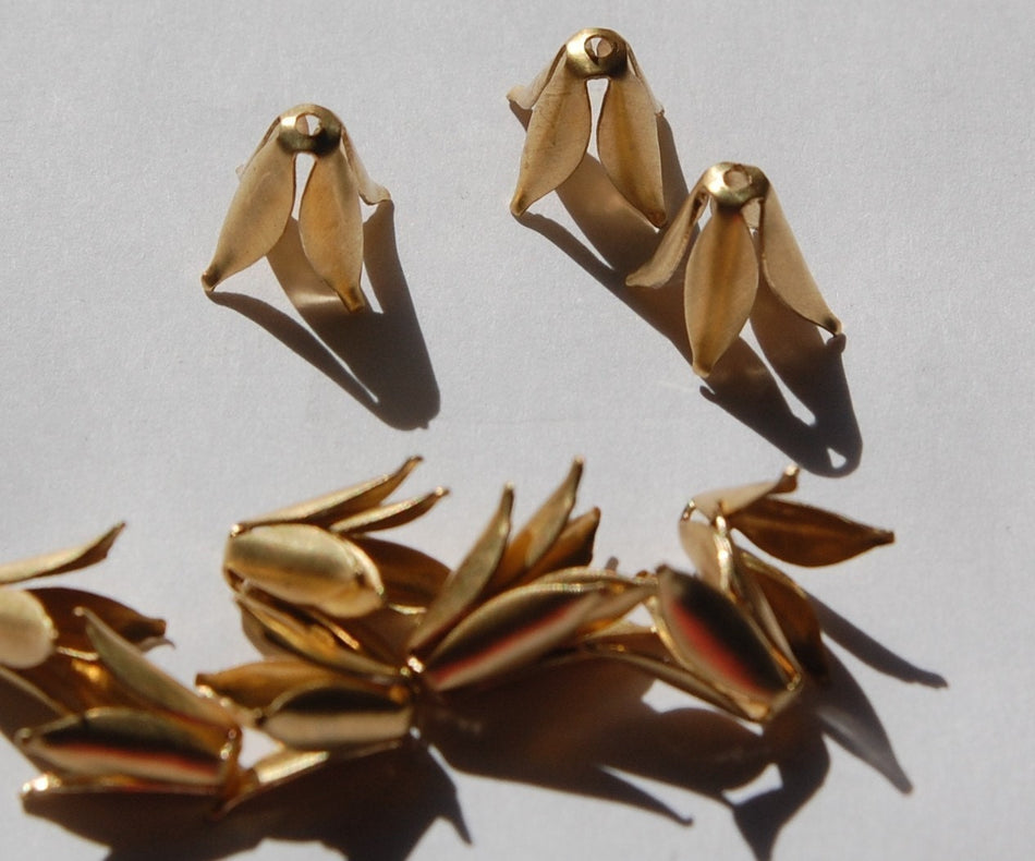 Raw Brass Long 4 Petal Bead Caps (10) mtl303